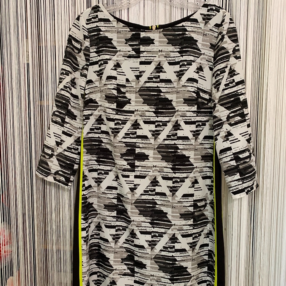 Vince Camuto B&W Geometric Shift Dress